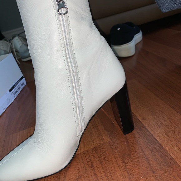 white pintervalle boots perfect for fall🖤 - Picture 6 of 9